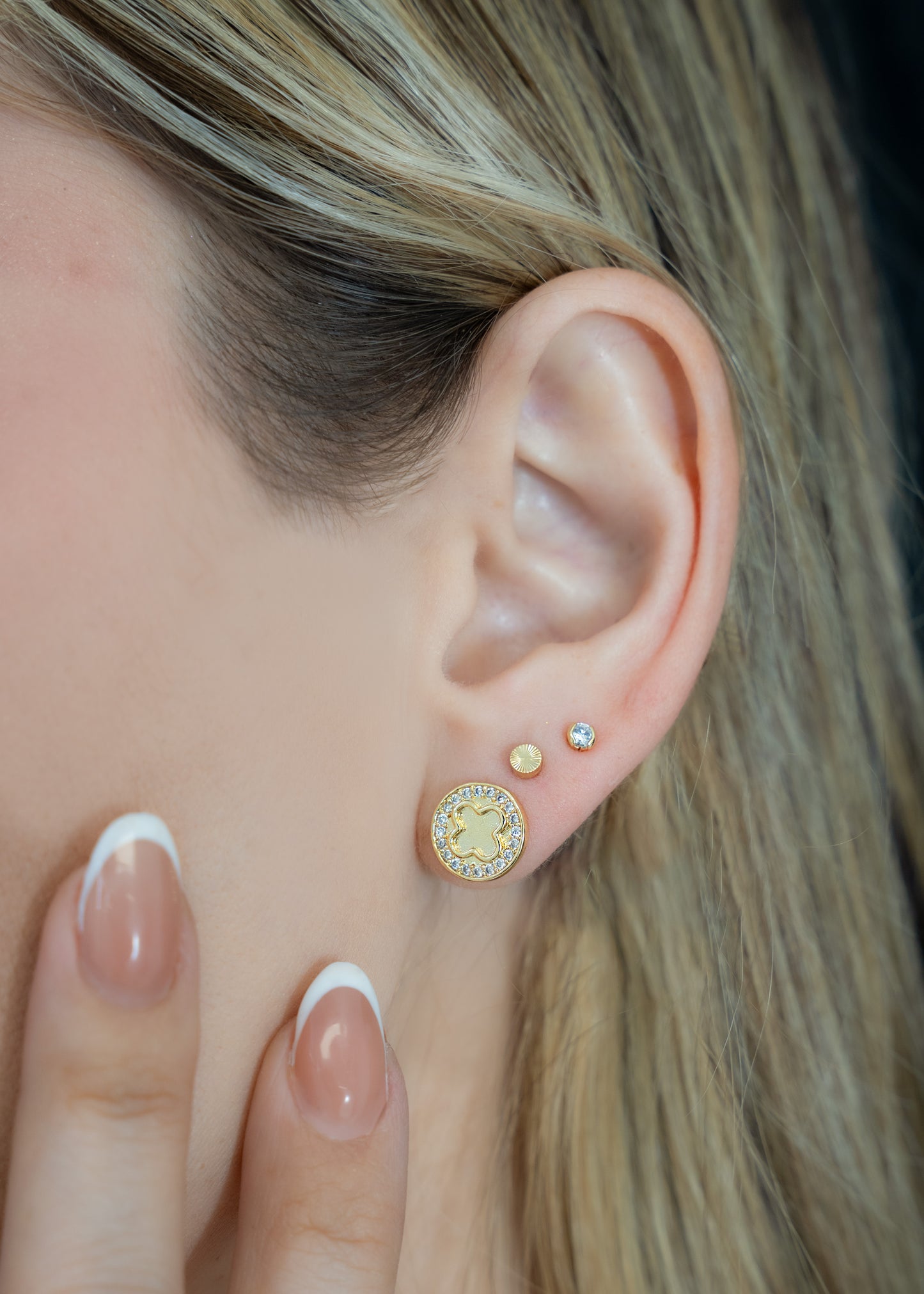 Clover Round Zircon Earrings