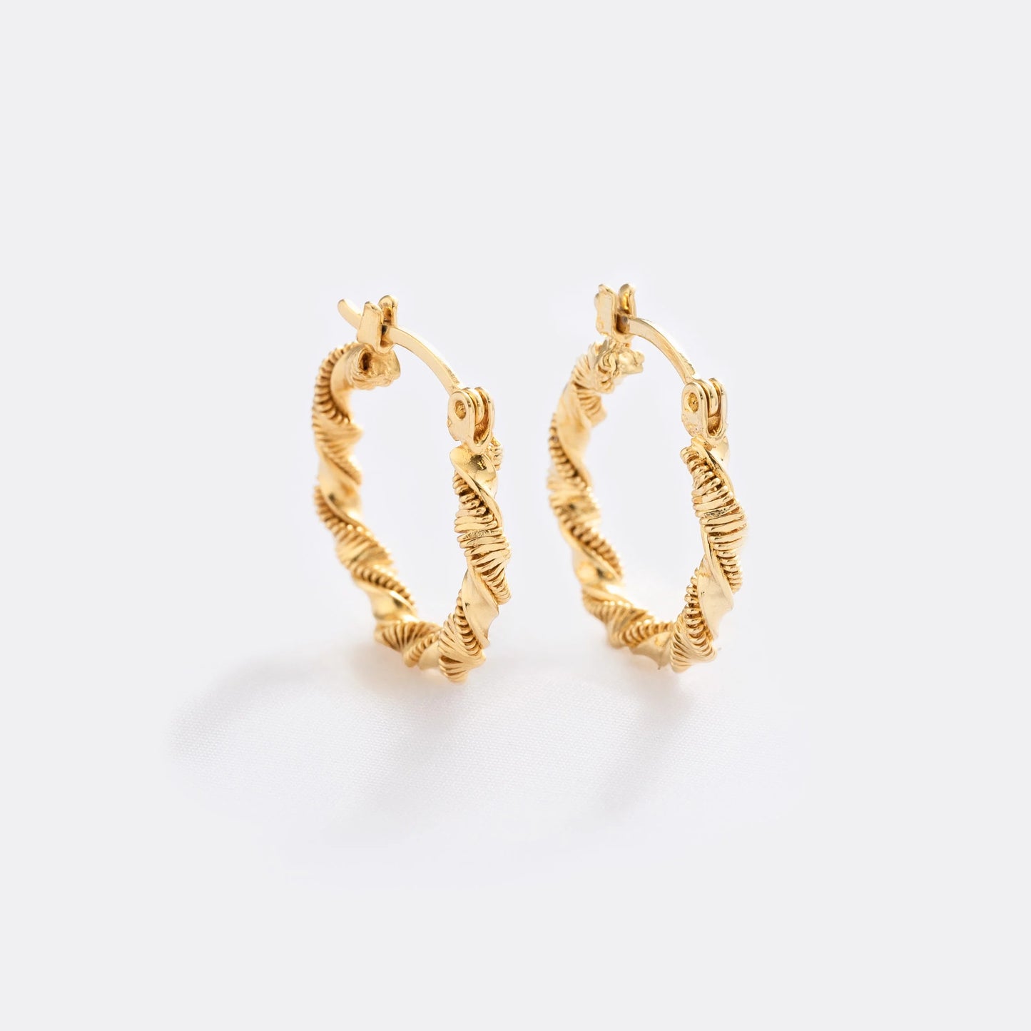 Turned Med Hoop Earrings