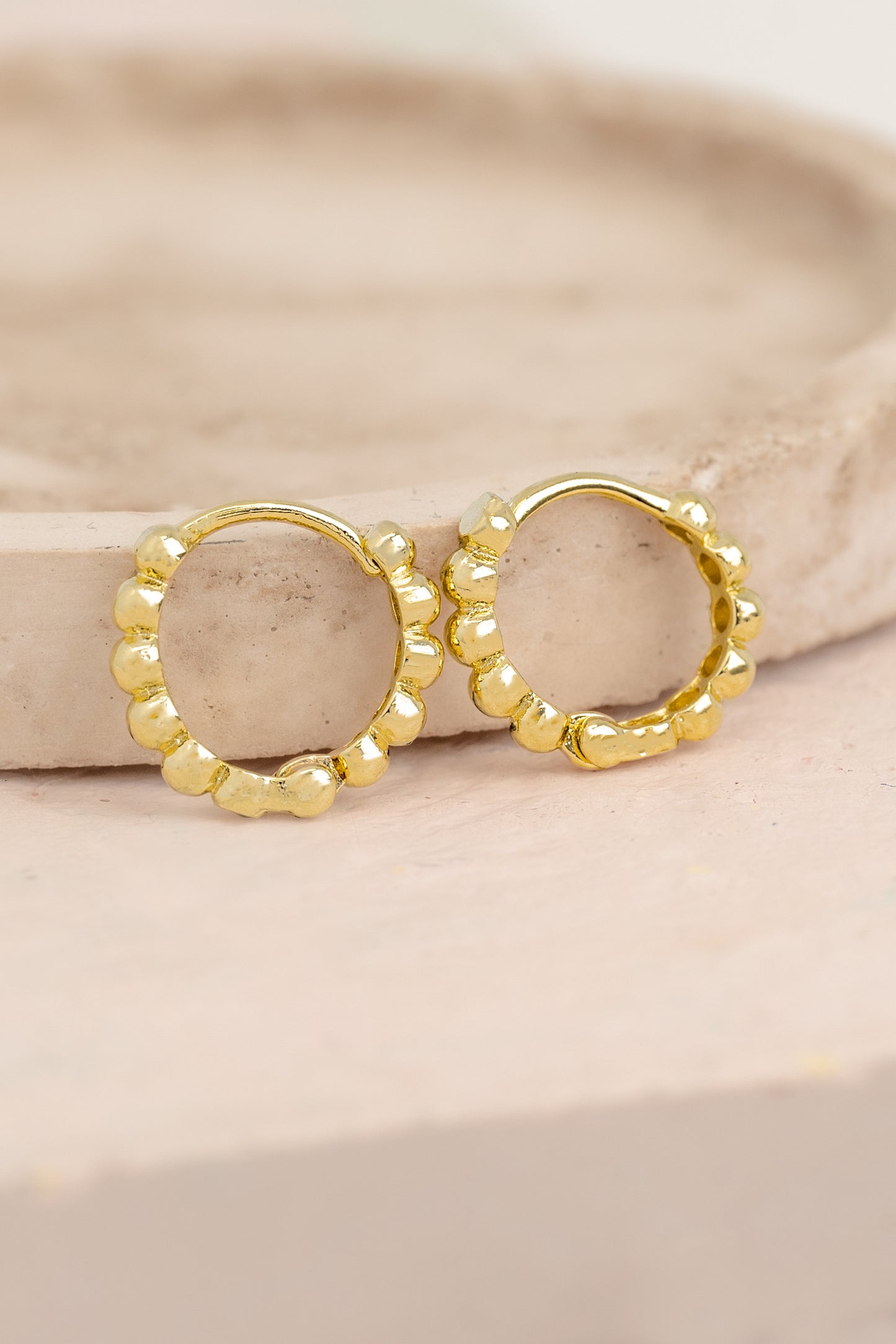 Esfera Hoop Earrings